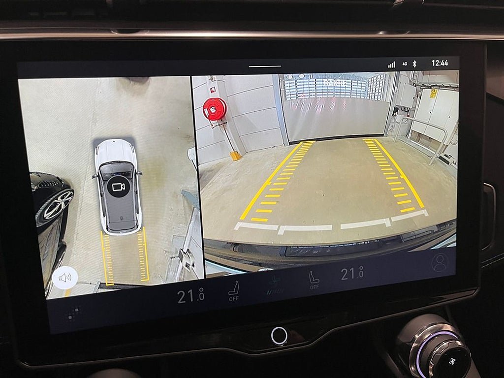 Vehicle Image 12