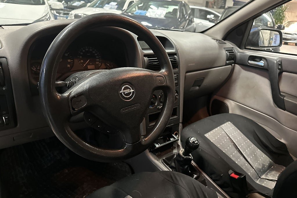 Vehicle Image 6