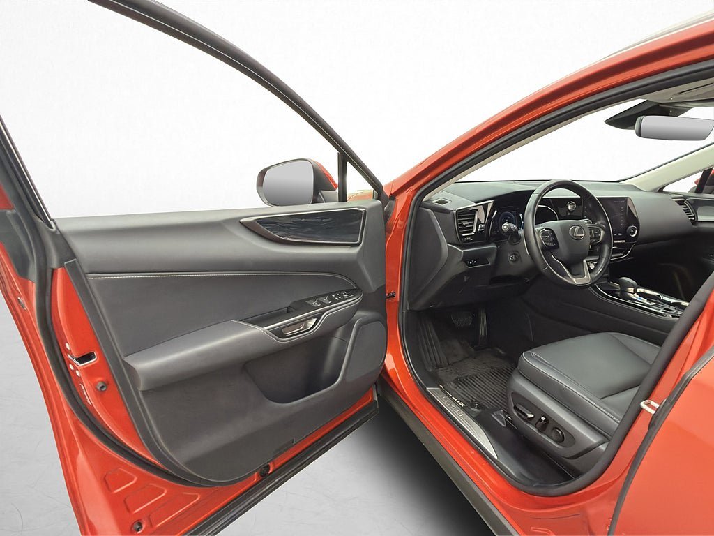 Vehicle Image 16