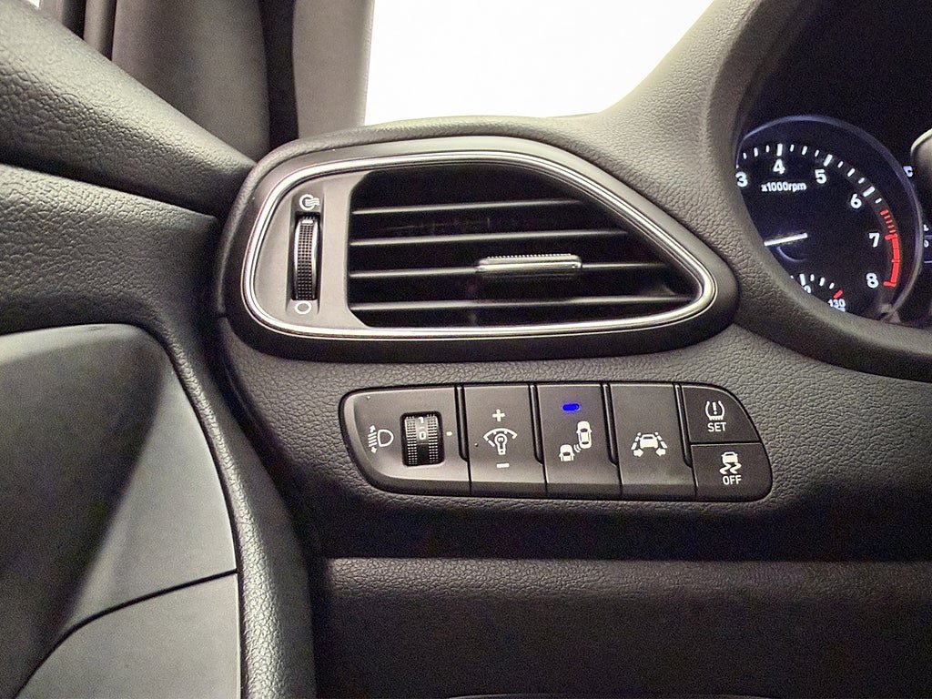 Vehicle Image 24
