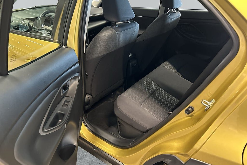 Vehicle Image 8