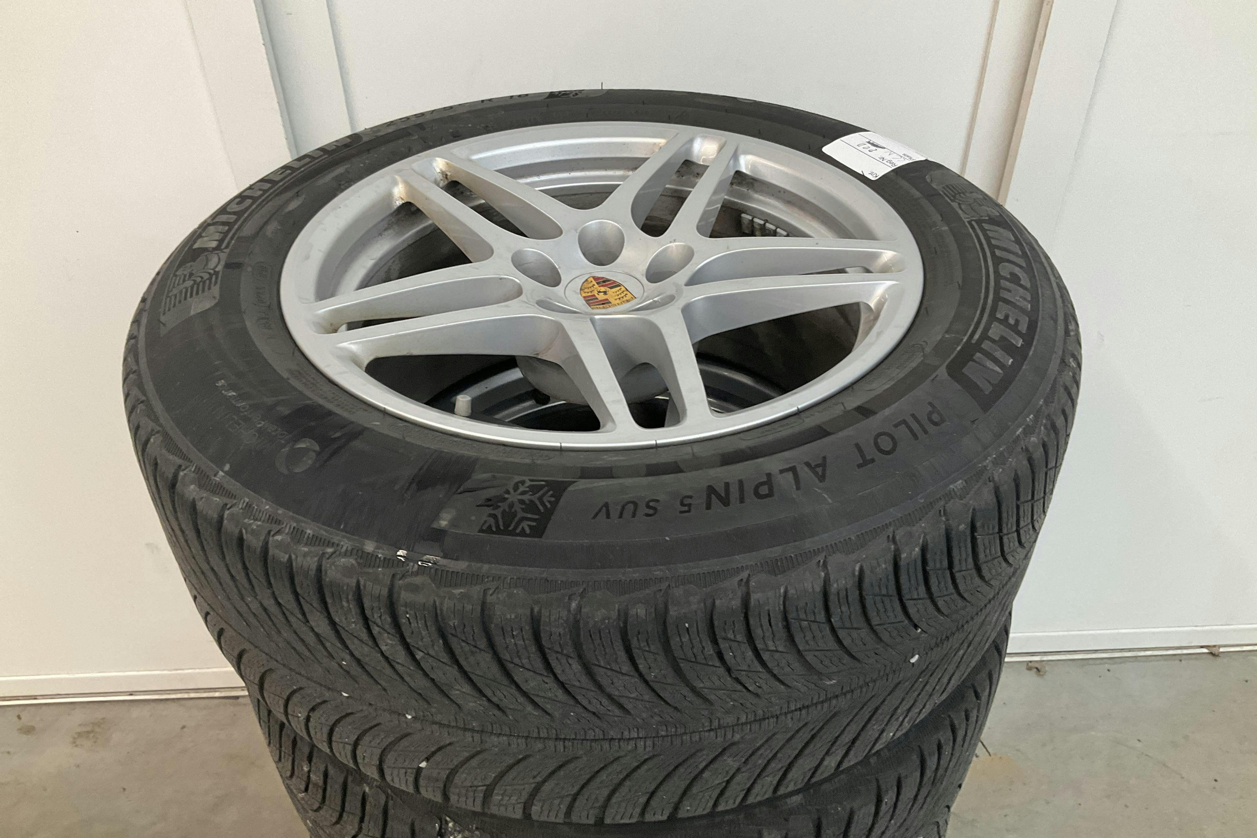 Vehicle Image 14