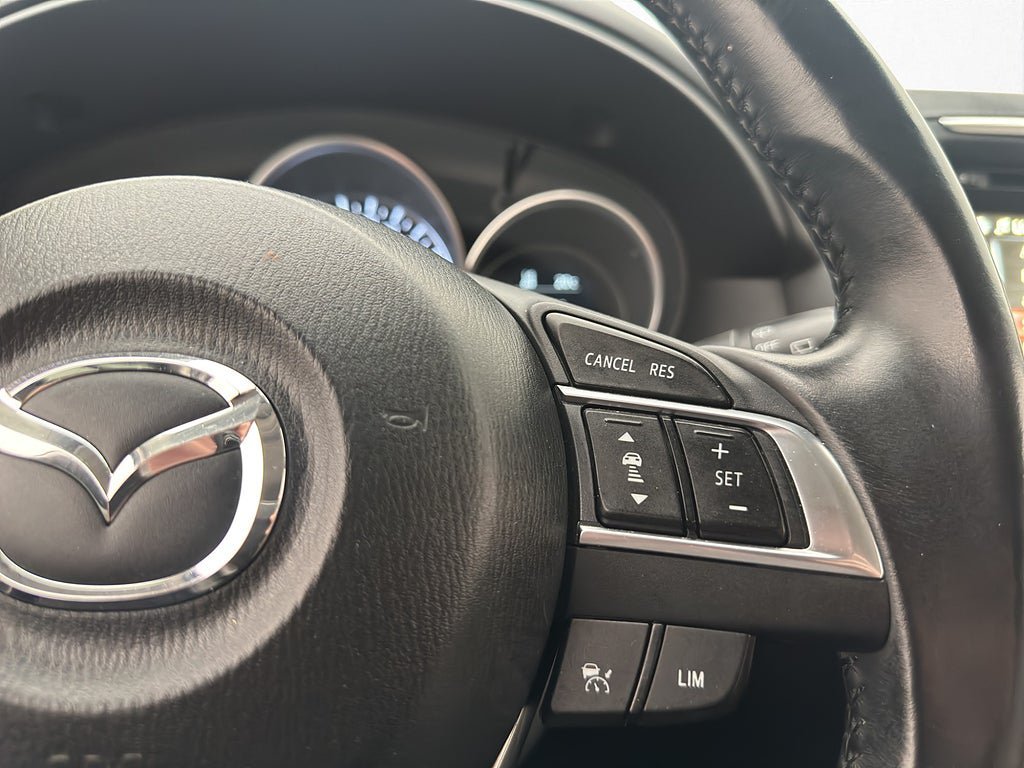 Vehicle Image 17