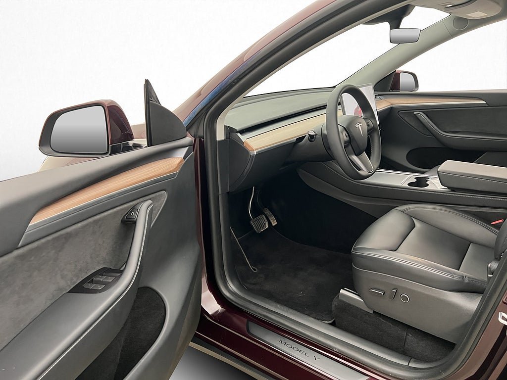 Vehicle Image 12
