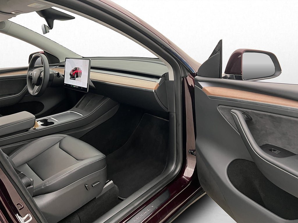 Vehicle Image 15