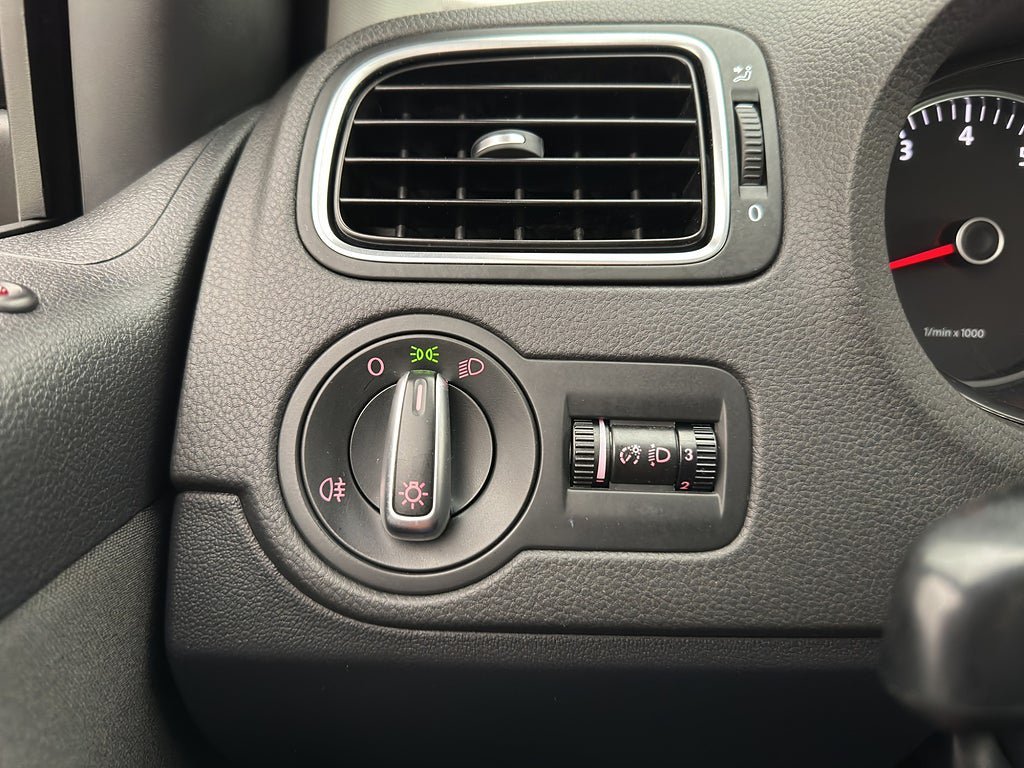 Vehicle Image 26