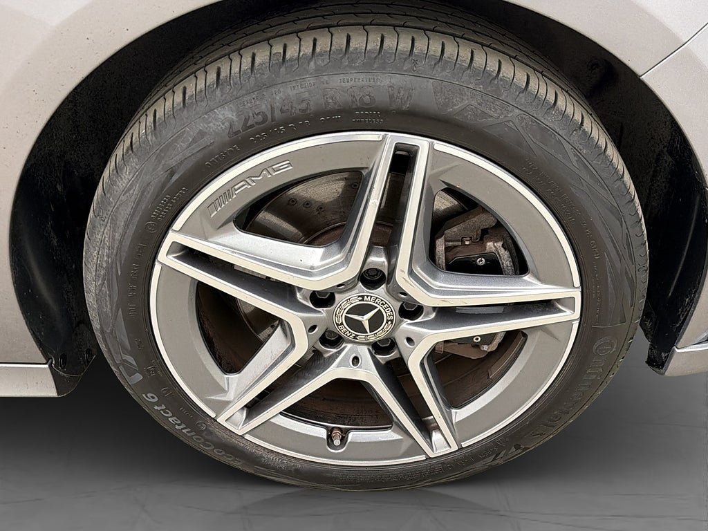 Vehicle Image 33