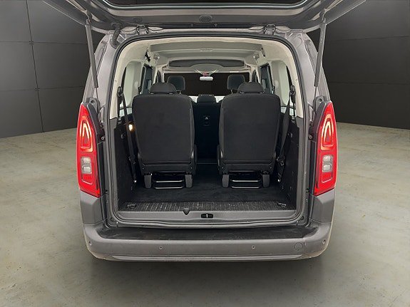 Vehicle Image 24