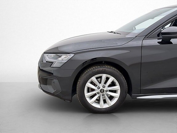 Vehicle Image 29