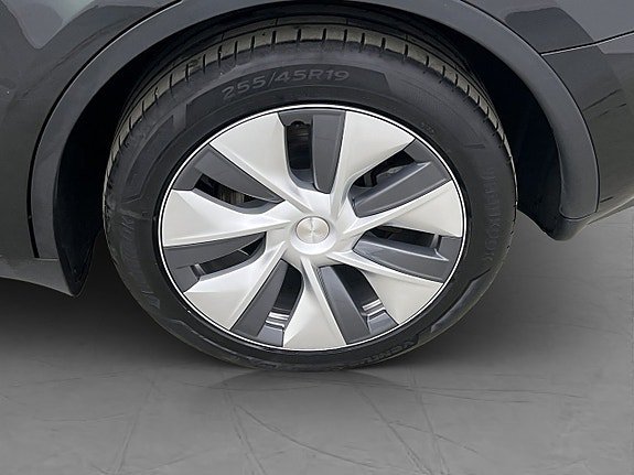 Vehicle Image 33