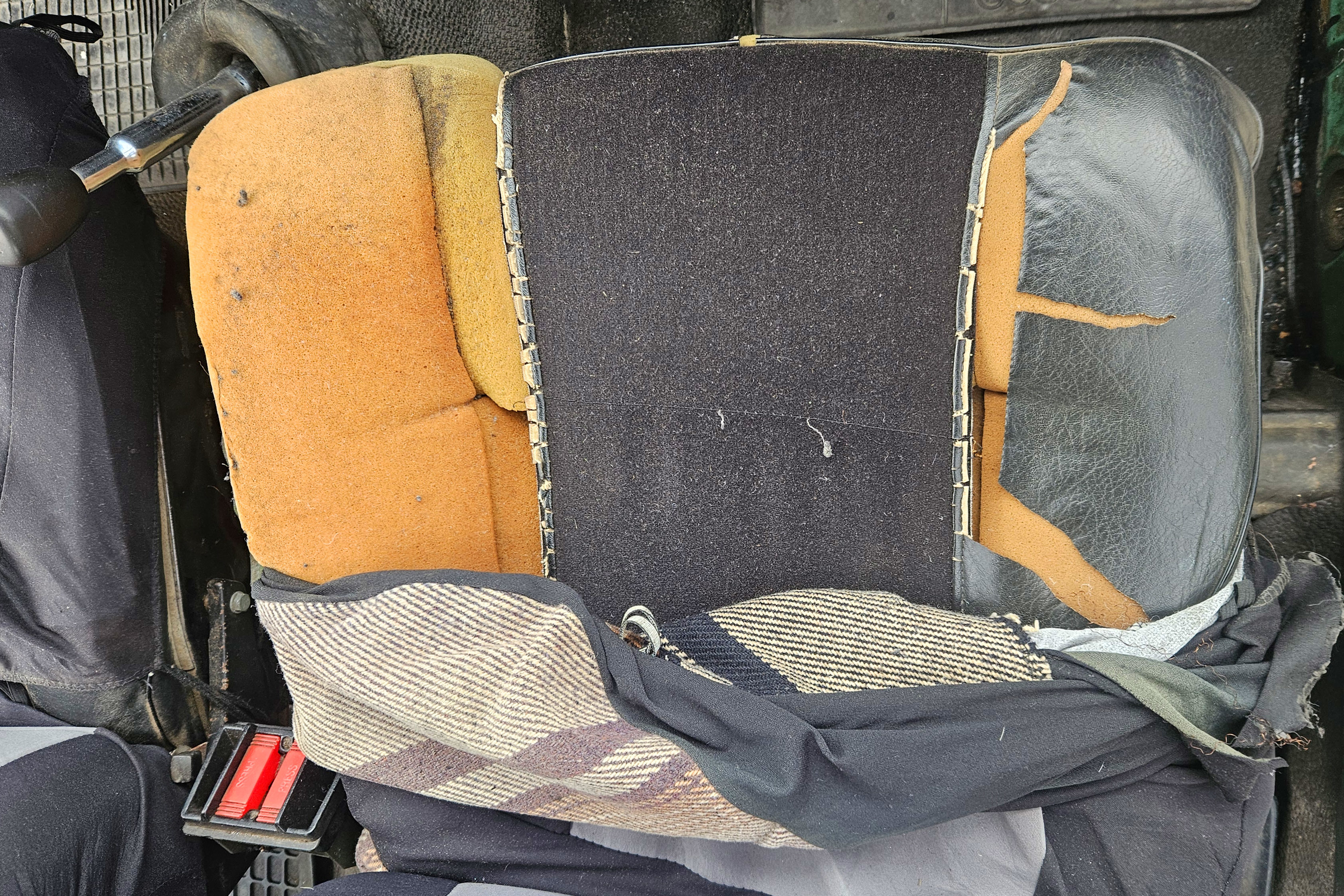 Vehicle Image 25