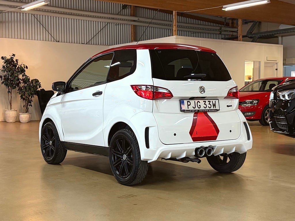 Vehicle Image 10