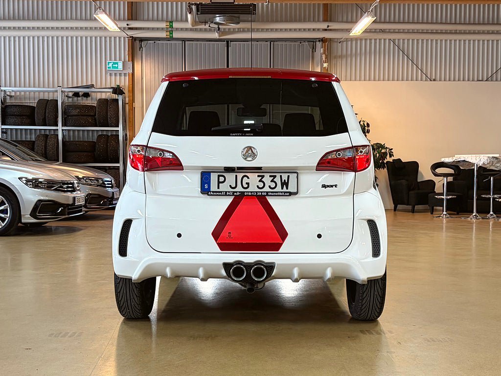 Vehicle Image 11