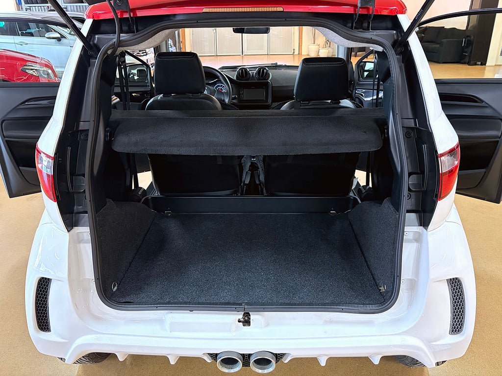 Vehicle Image 12