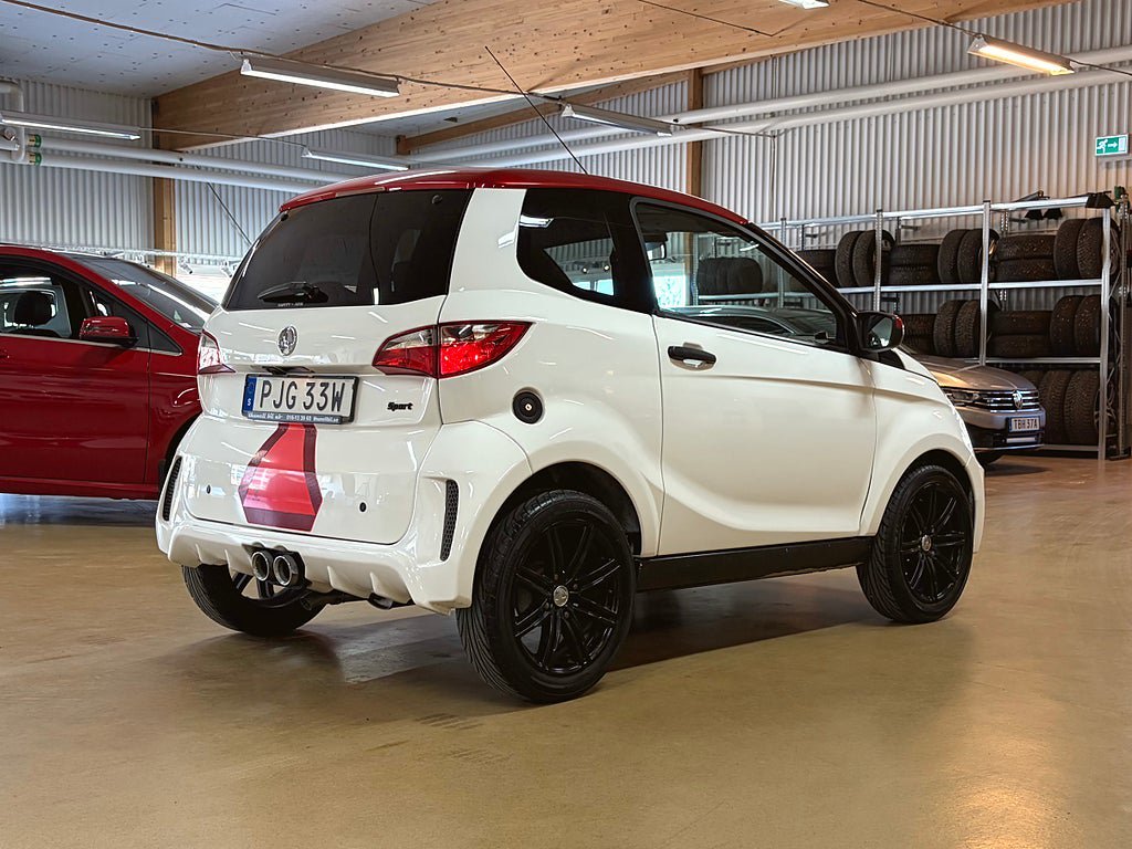 Vehicle Image 13