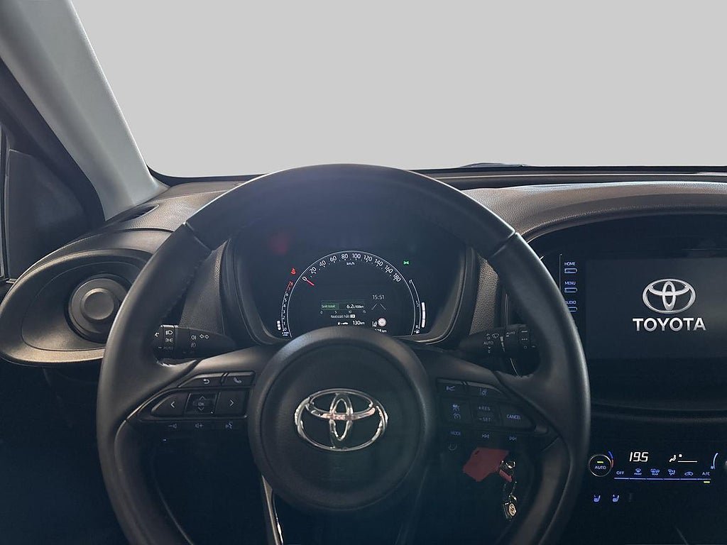 Vehicle Image 15