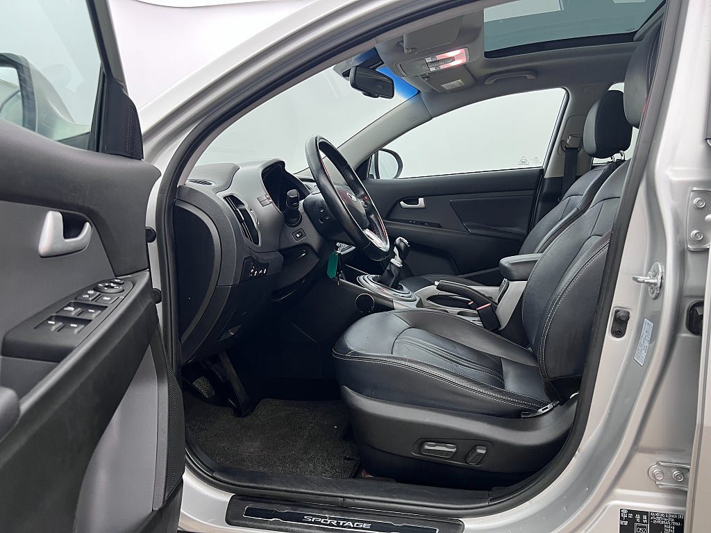 Vehicle Image 13