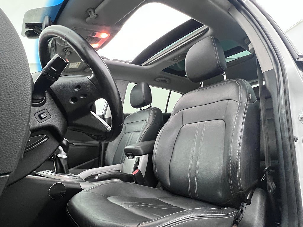 Vehicle Image 14