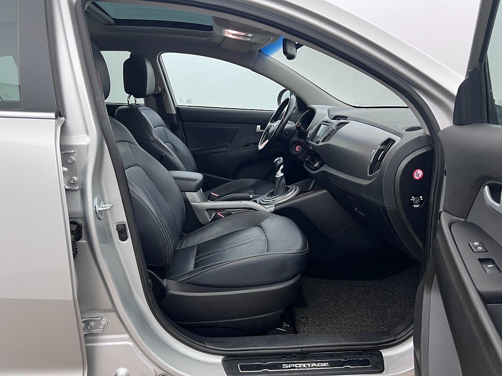 Vehicle Image 16
