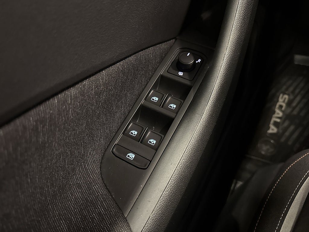 Vehicle Image 24