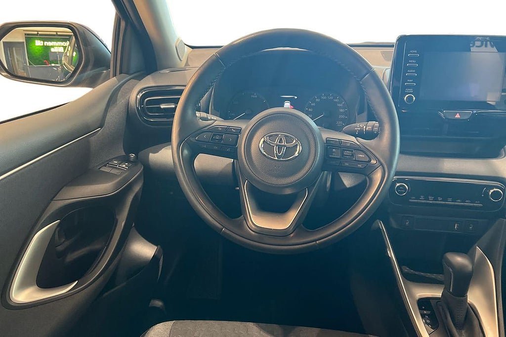 Vehicle Image 11