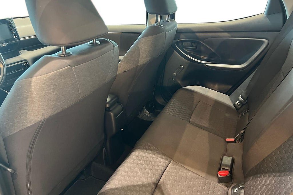Vehicle Image 13