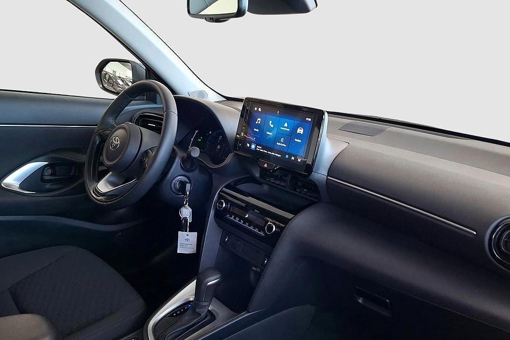 Vehicle Image 8