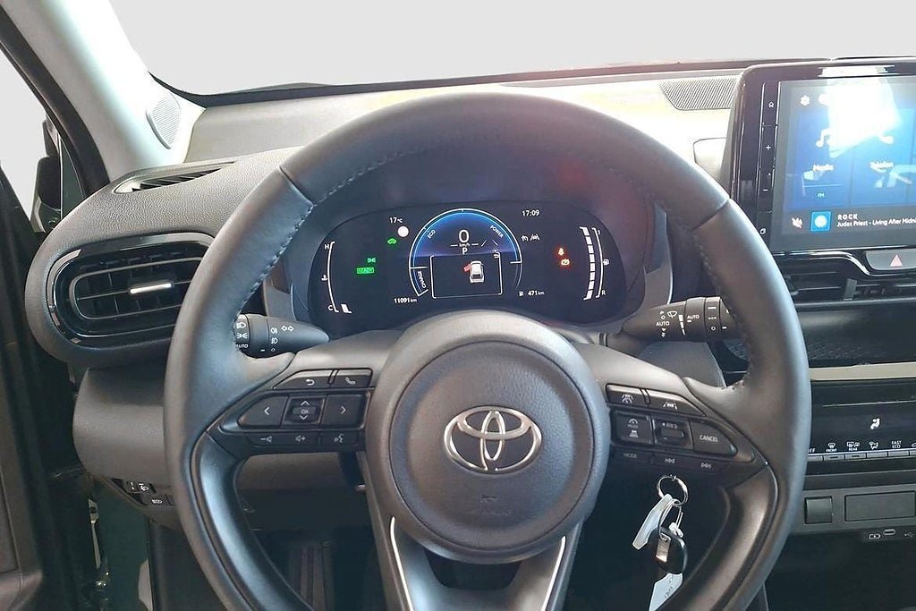 Vehicle Image 11
