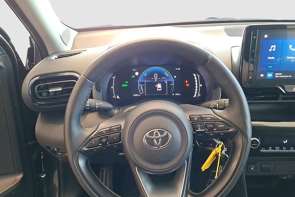 Vehicle Image 11