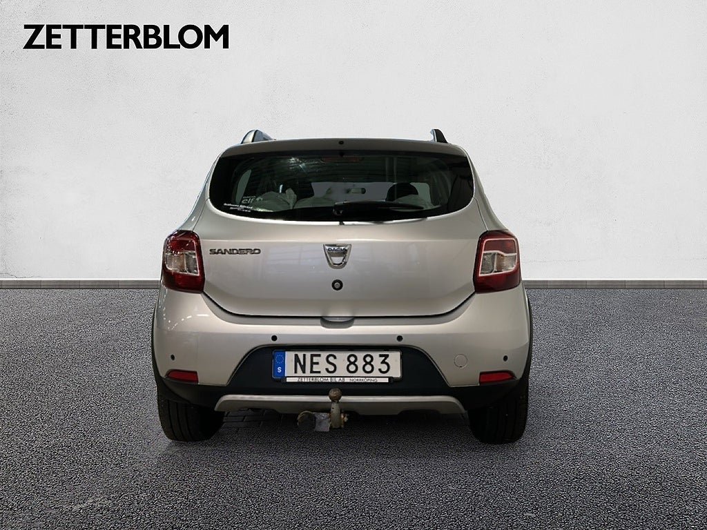Vehicle Image 4