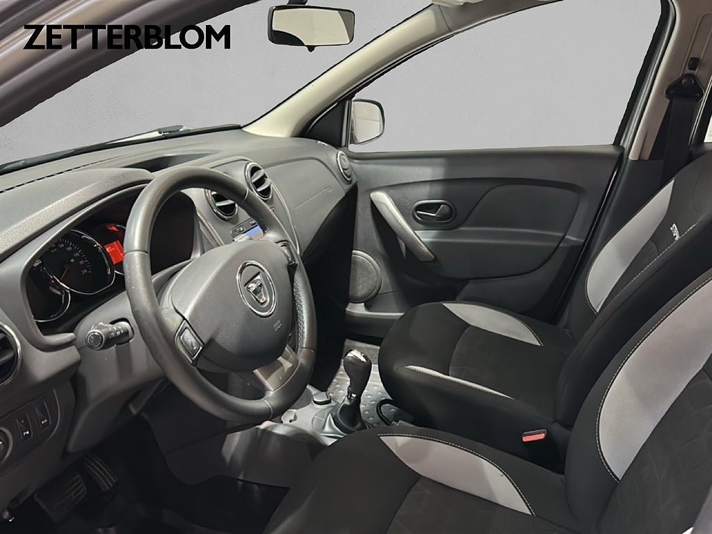 Vehicle Image 8