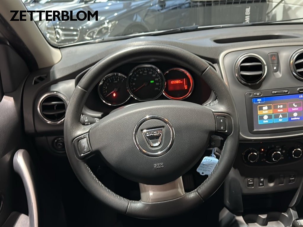 Vehicle Image 12
