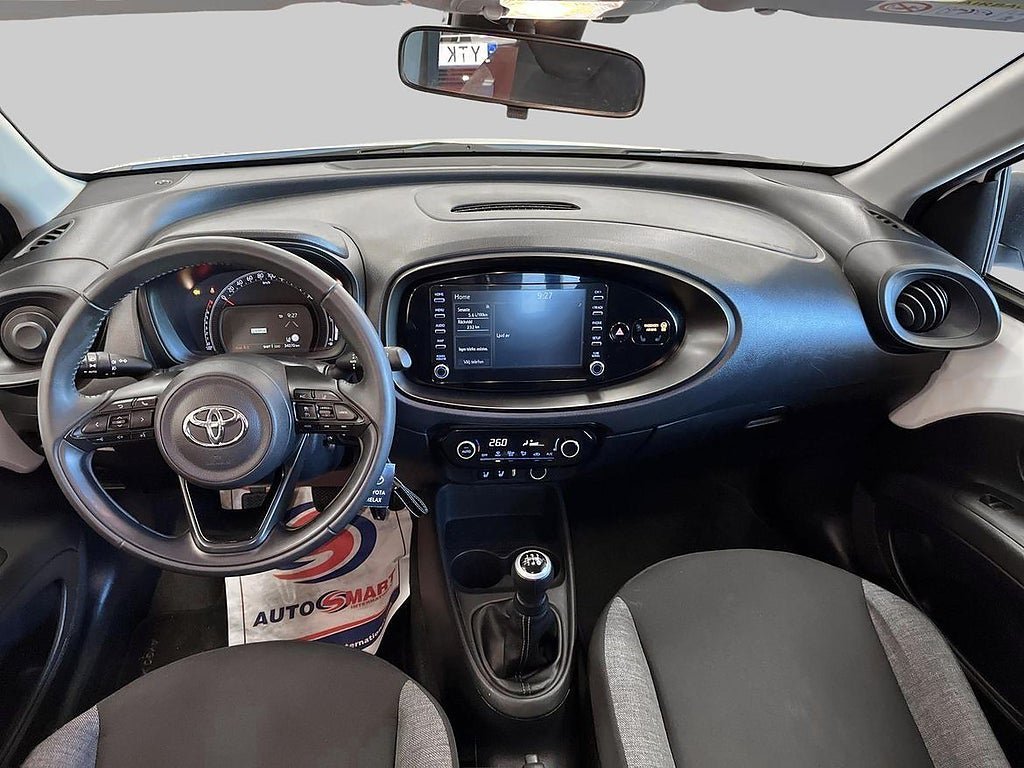 Vehicle Image 12