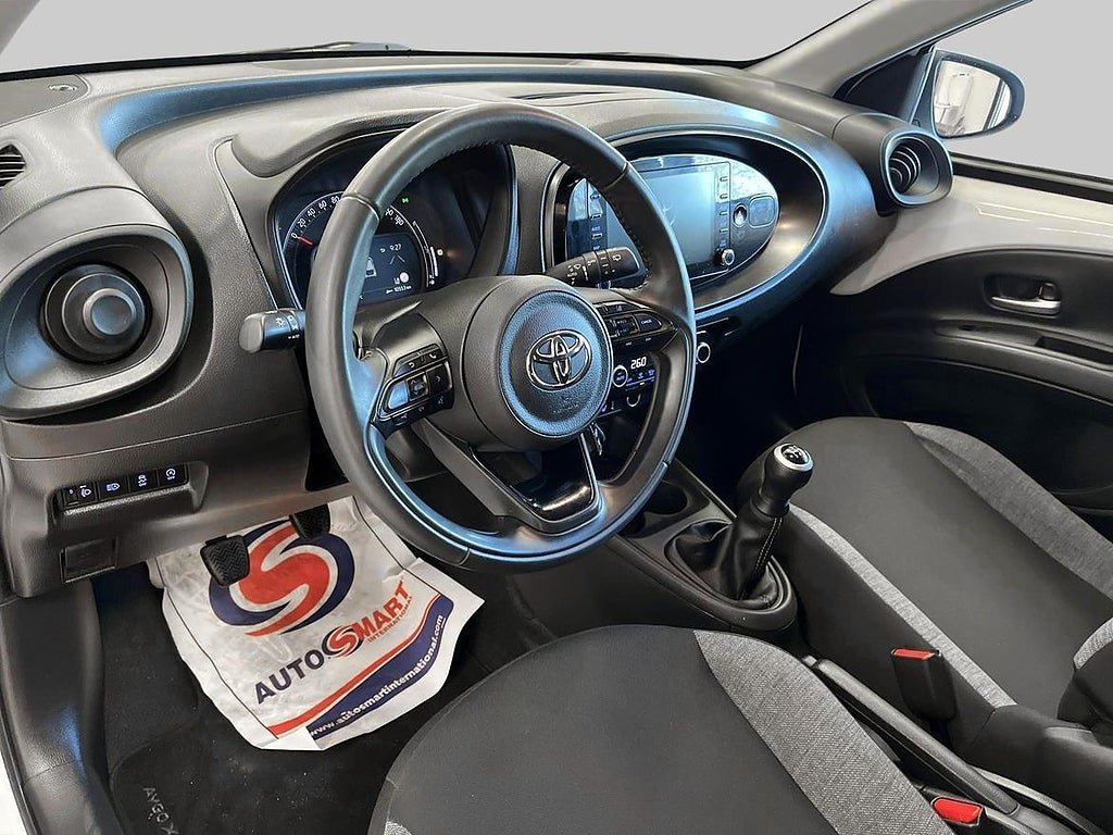 Vehicle Image 14