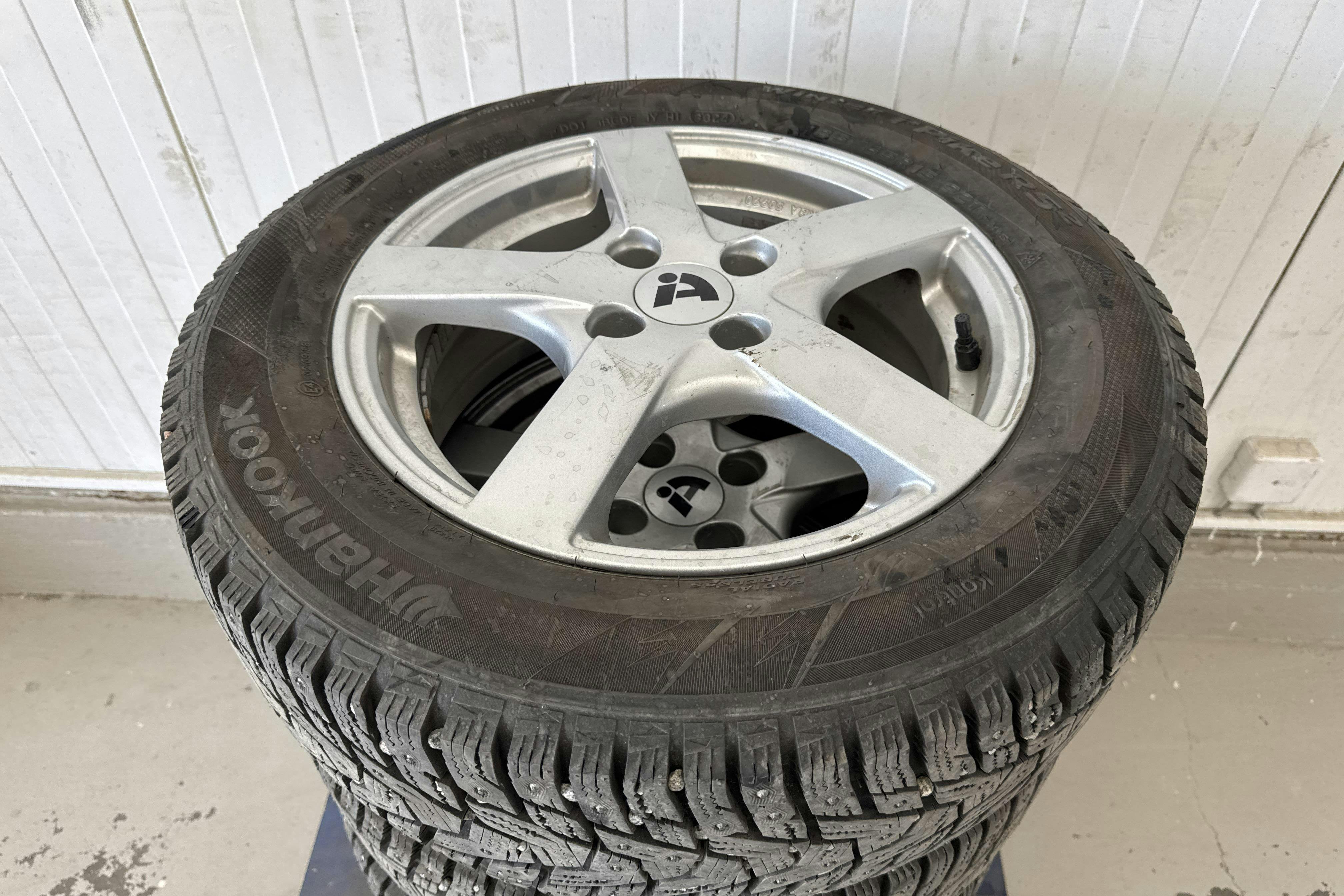 Vehicle Image 16