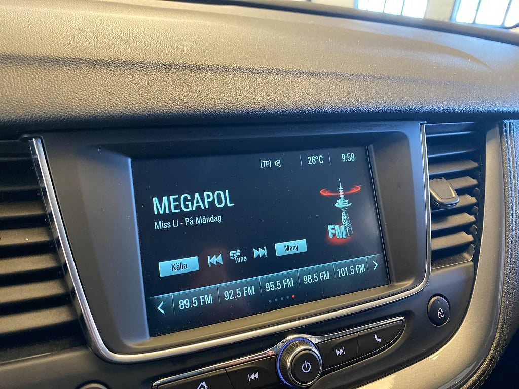 Vehicle Image 16