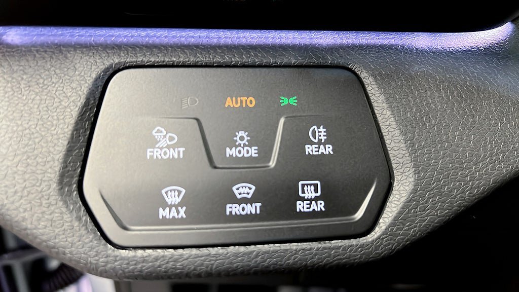 Vehicle Image 23
