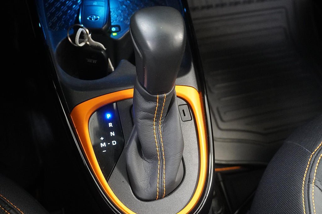 Vehicle Image 10