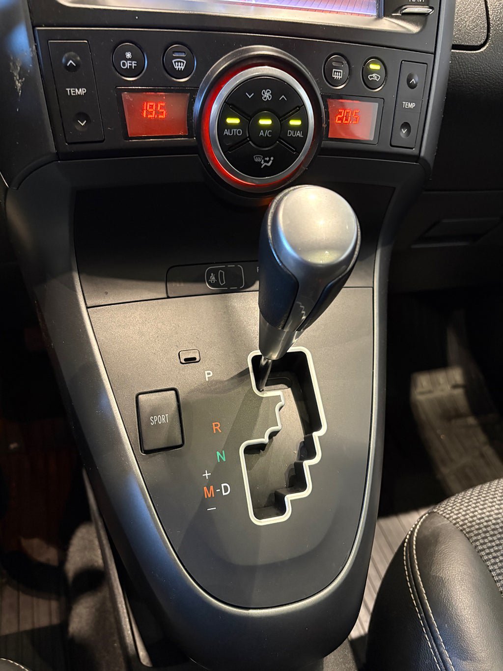 Vehicle Image 19