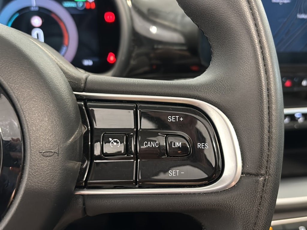 Vehicle Image 16
