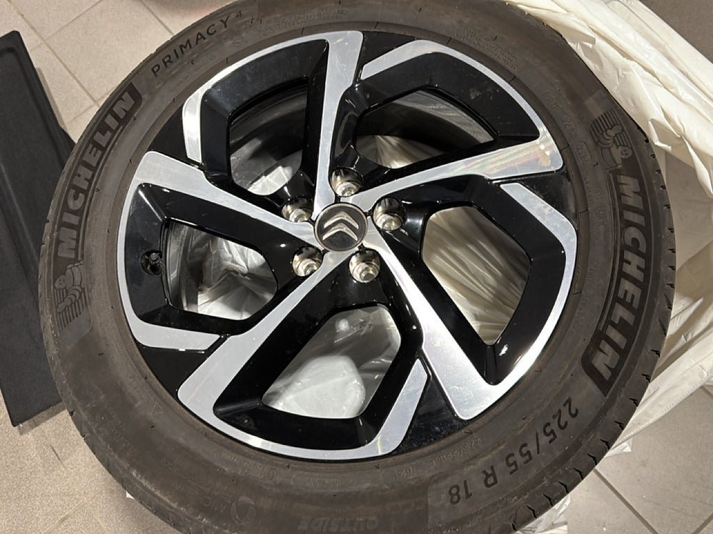 Vehicle Image 18