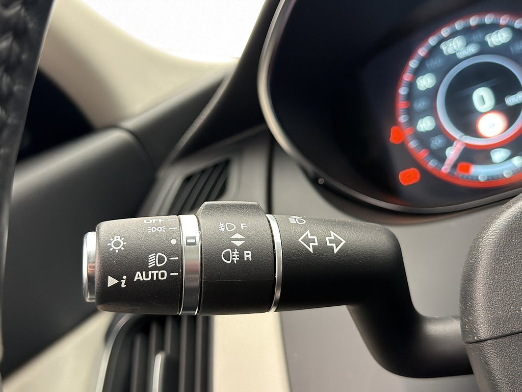 Vehicle Image 28