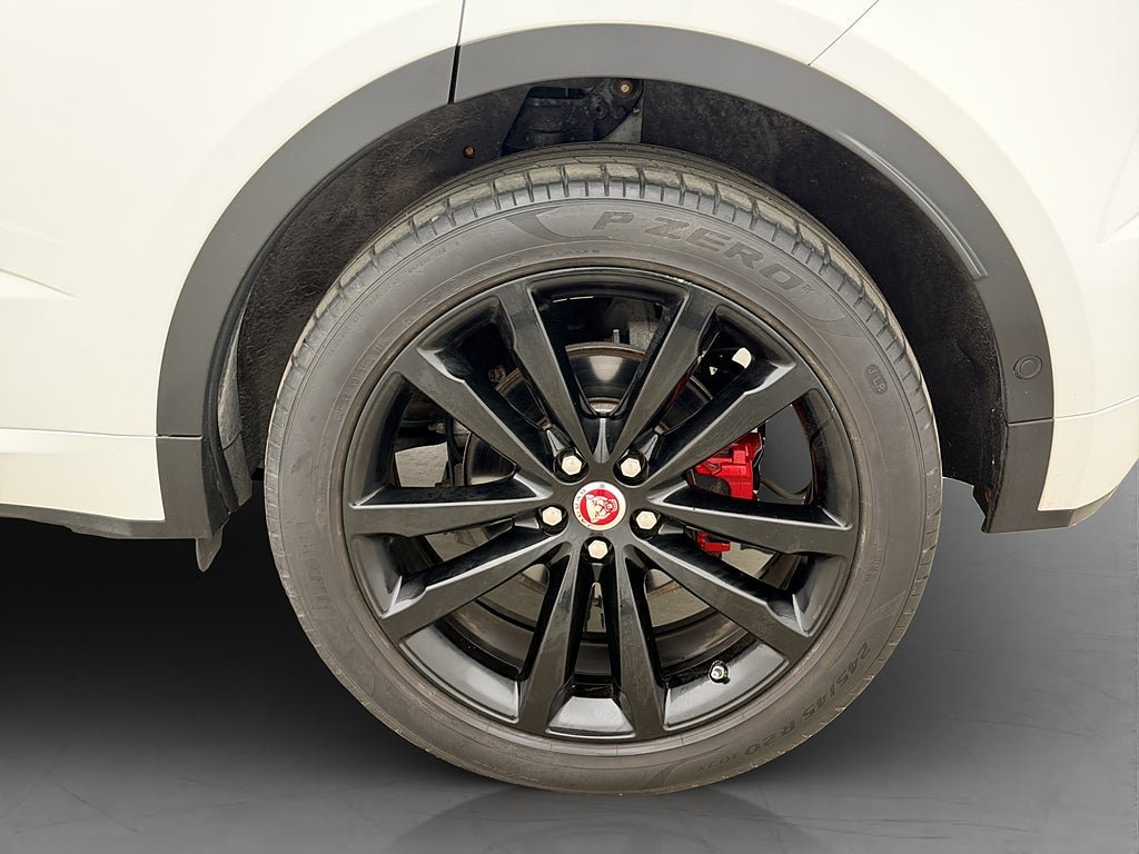 Vehicle Image 32