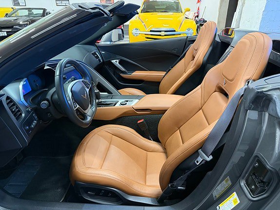 Vehicle Image 24