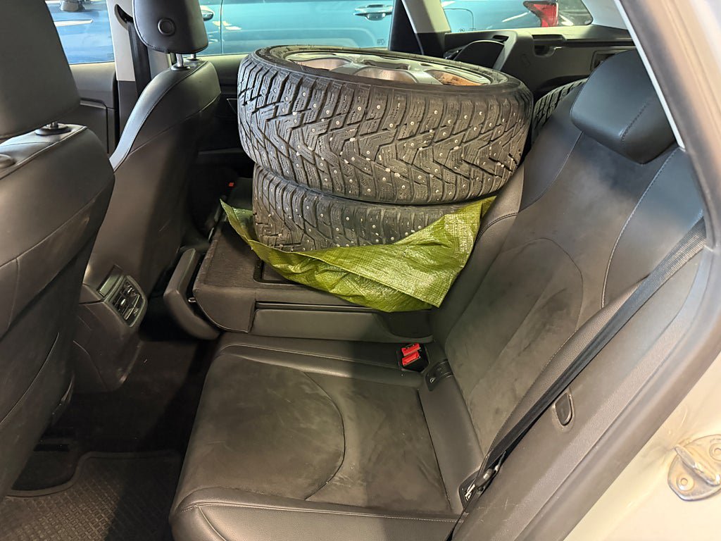 Vehicle Image 8