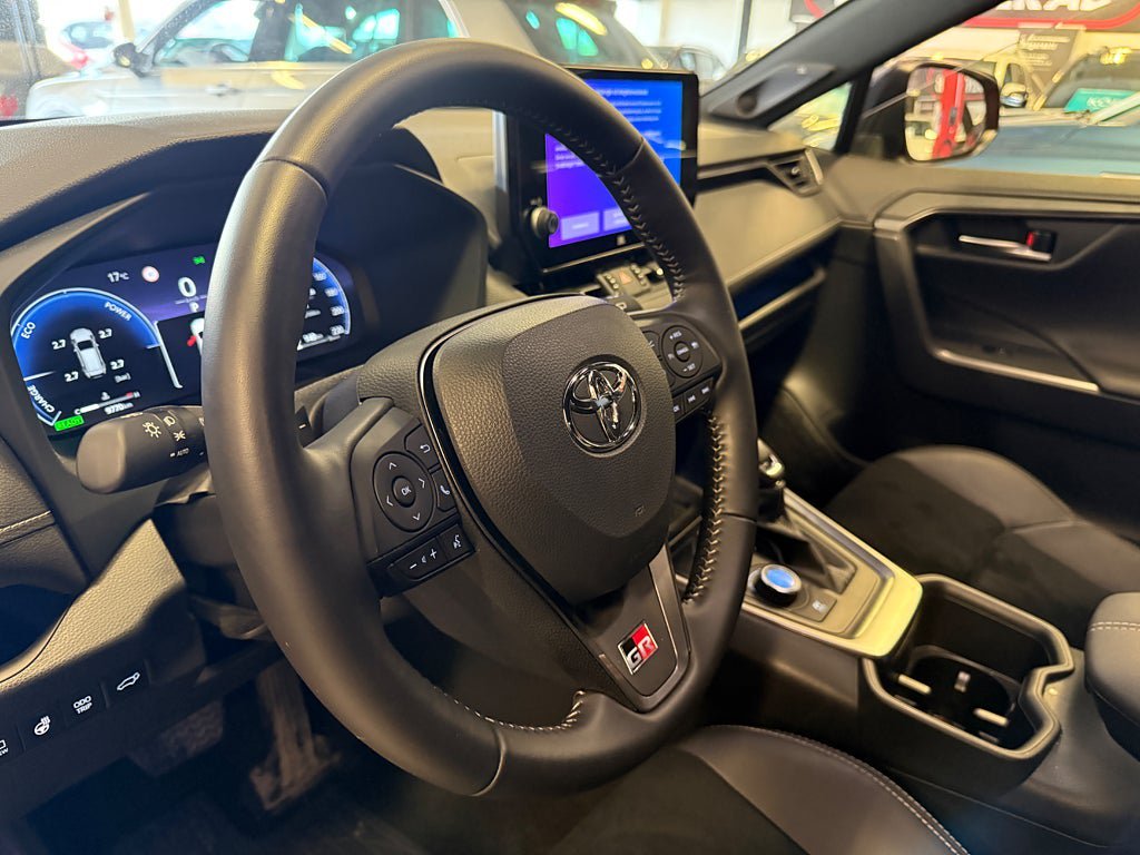 Vehicle Image 12