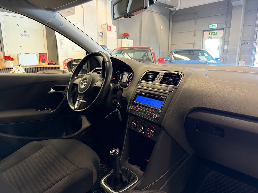 Vehicle Image 14