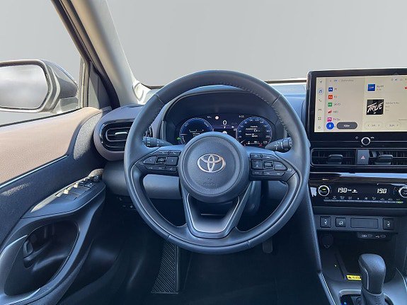 Vehicle Image 9