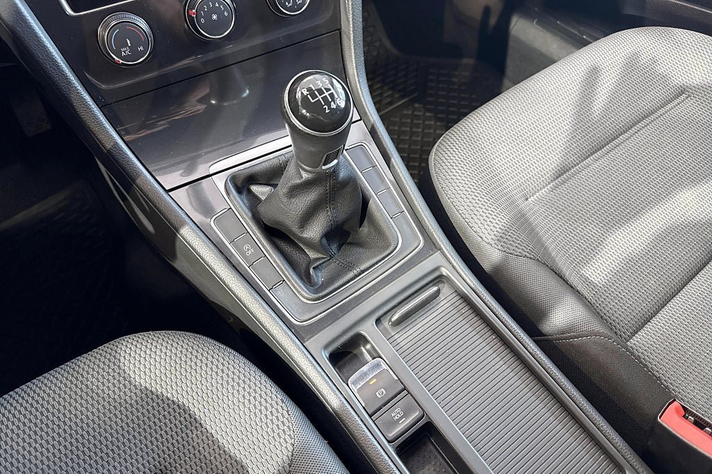 Vehicle Image 24