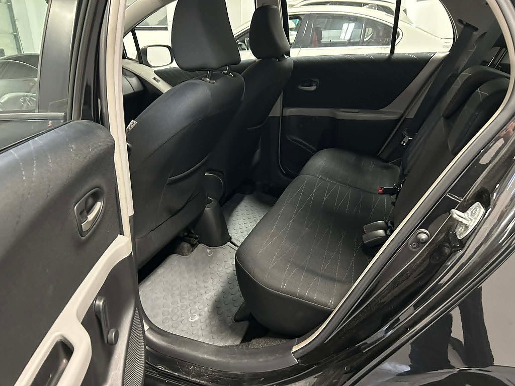 Vehicle Image 11